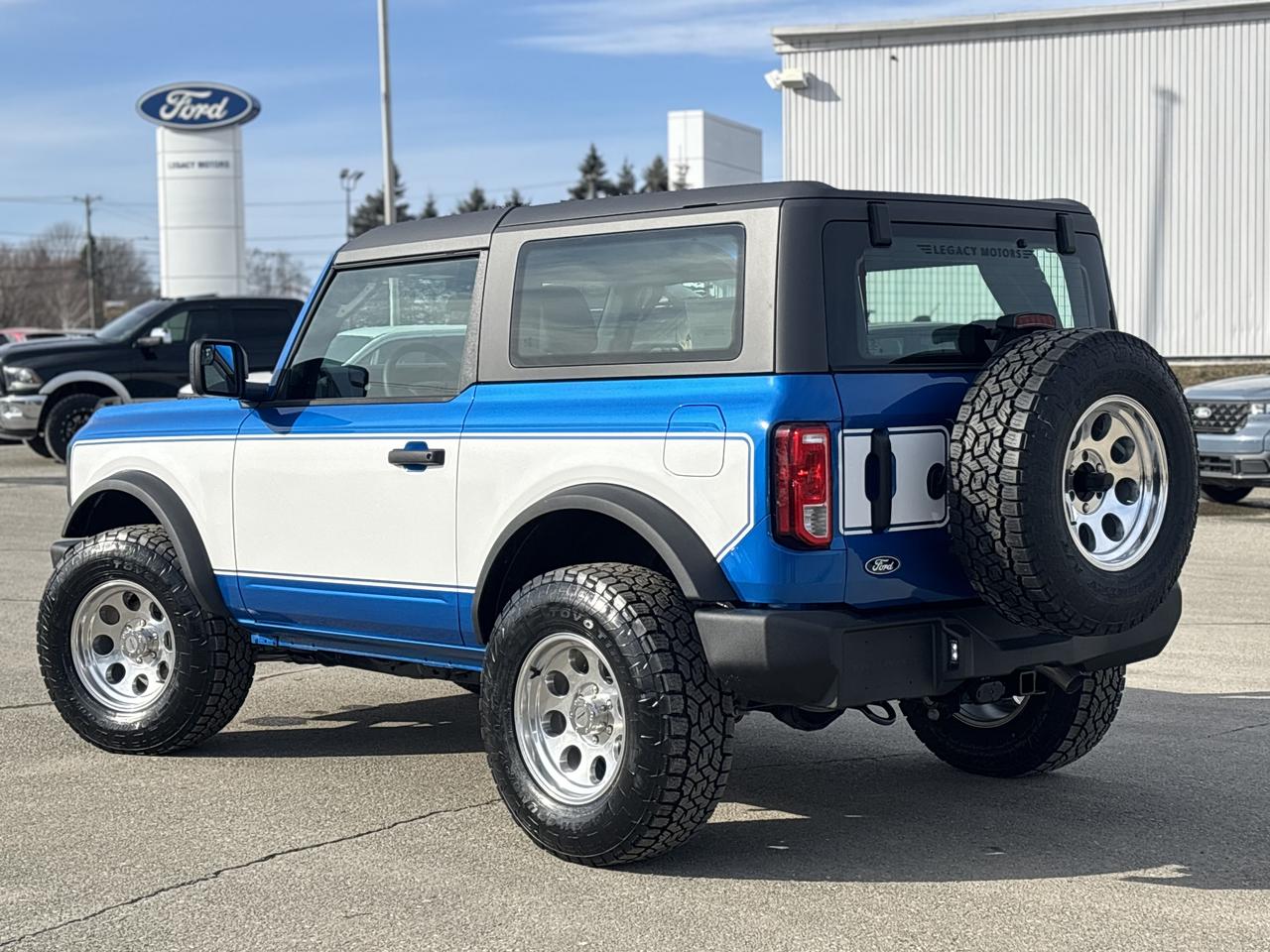 2026 Ford Bronco Base Photo3