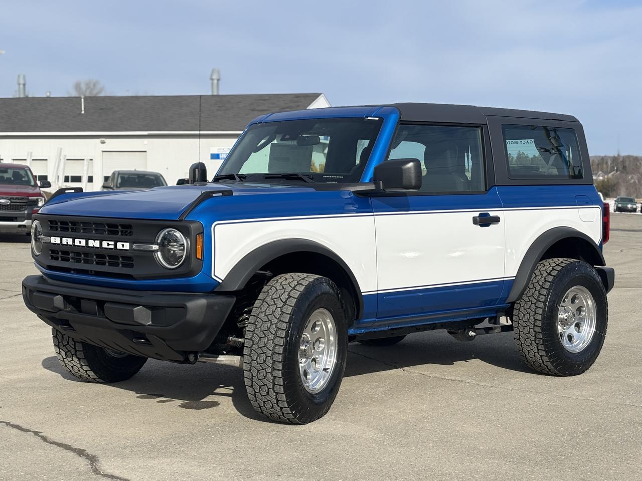 2026 Ford Bronco Base Photo2