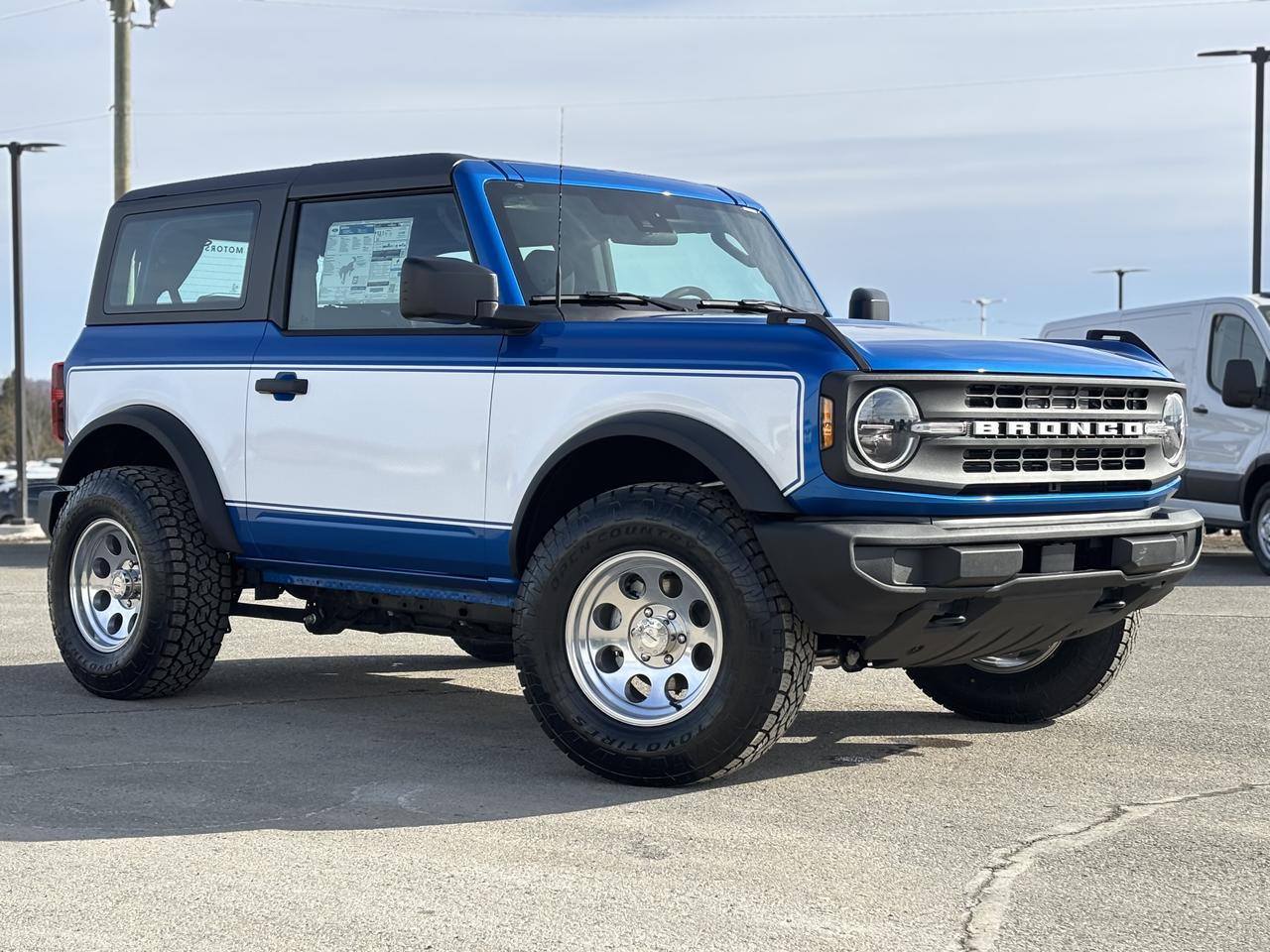 2026 Ford Bronco Base Photo0