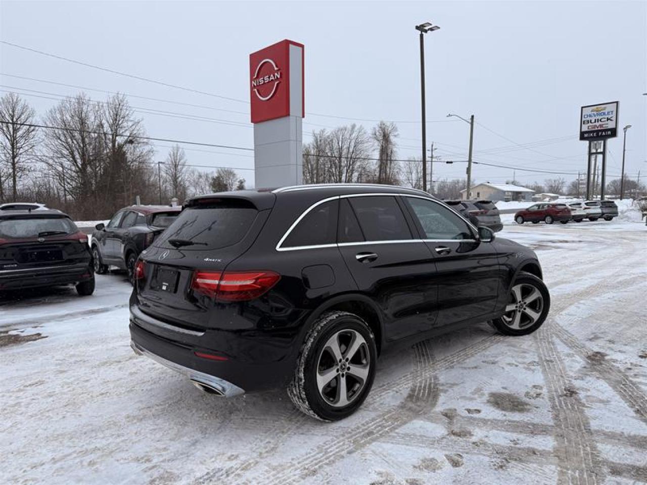 2018 Mercedes-Benz GLC 300 4MATIC SUV Photo4