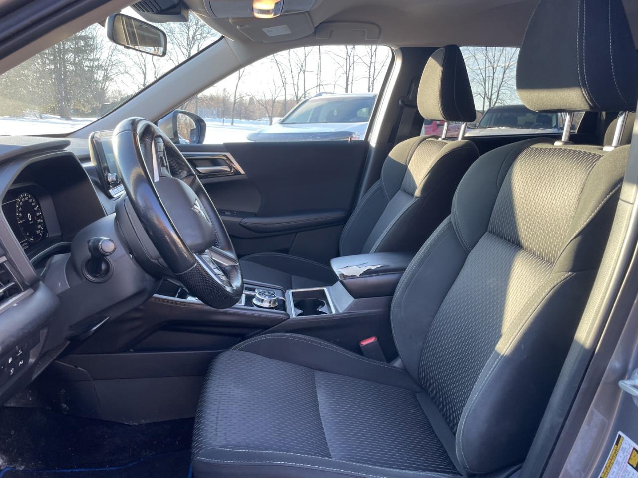 2023 Mitsubishi Outlander Phev ES AWD Photo