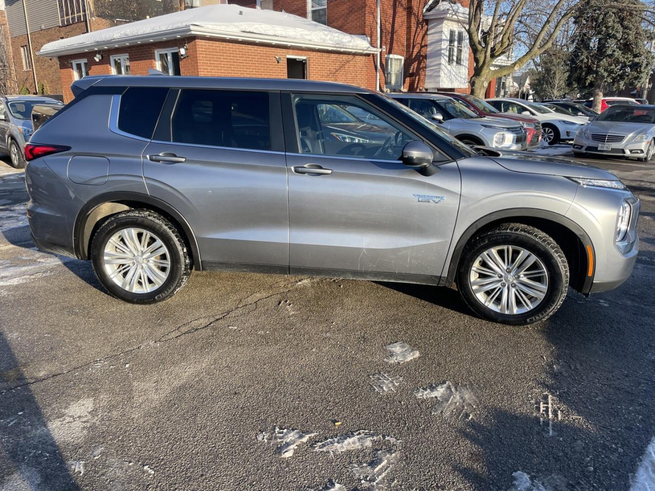 2023 Mitsubishi Outlander Phev ES AWD Photo