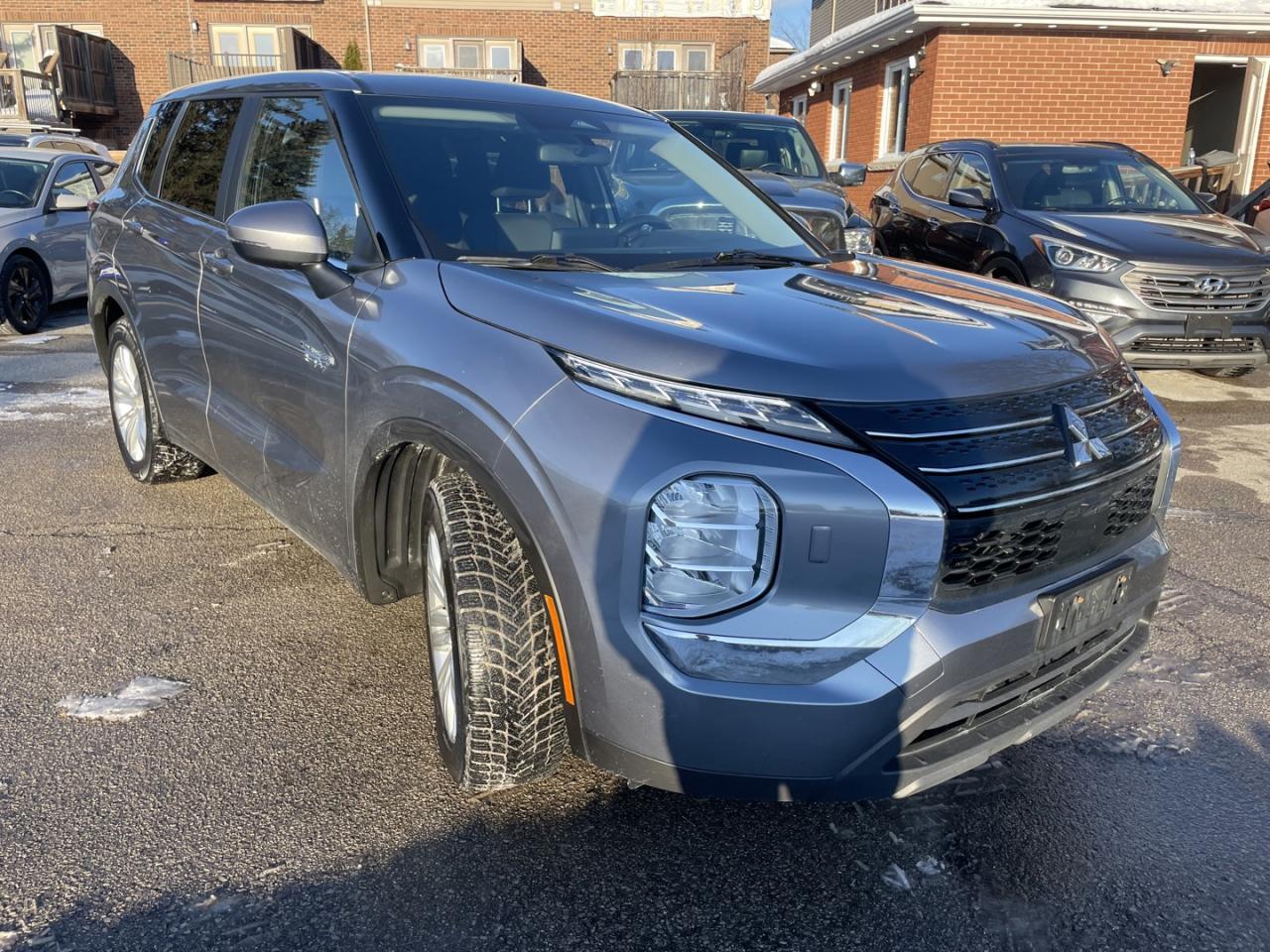 2023 Mitsubishi Outlander Phev ES AWD Photo