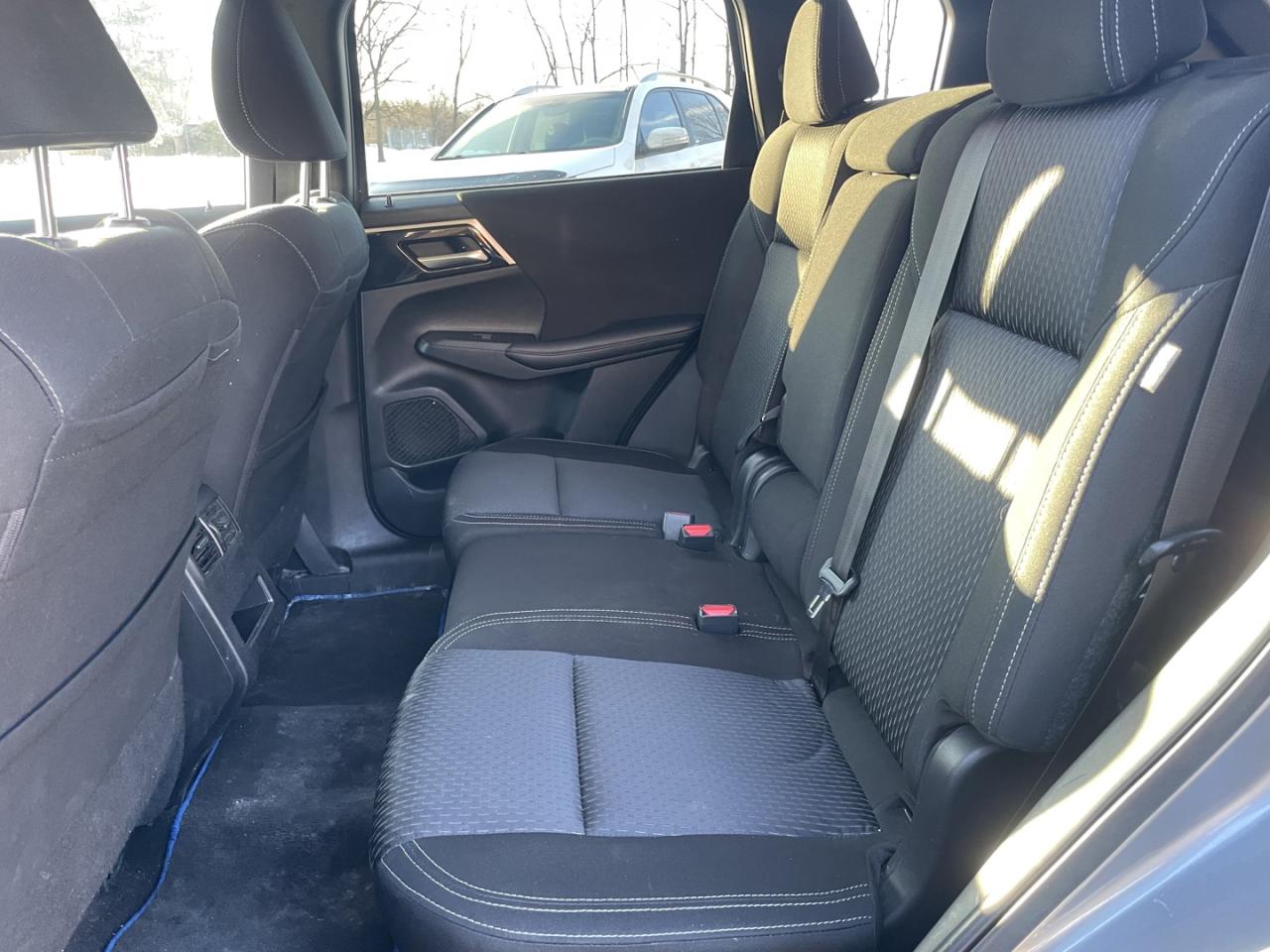 2023 Mitsubishi Outlander Phev ES AWD Photo