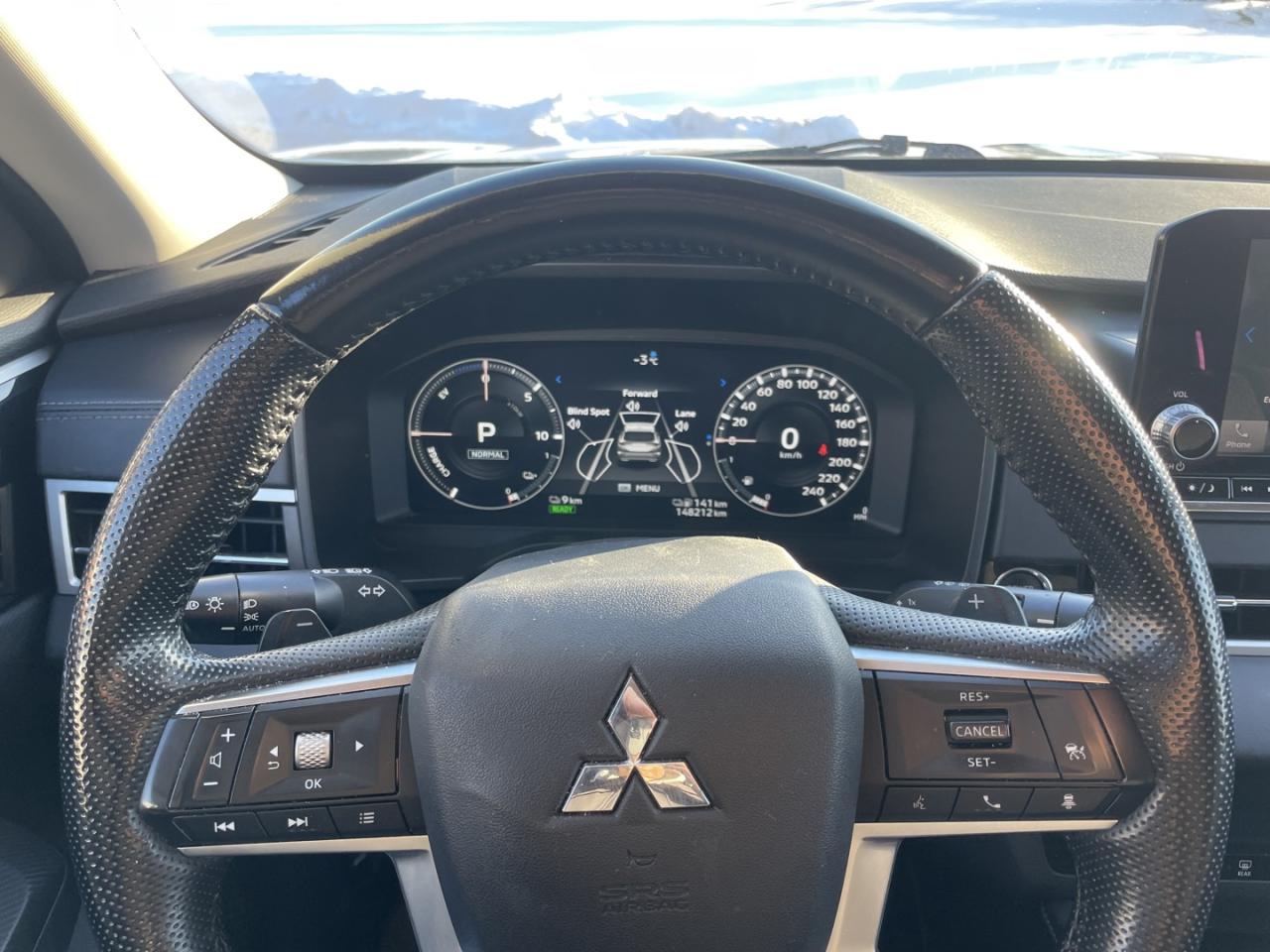 2023 Mitsubishi Outlander Phev ES AWD Photo