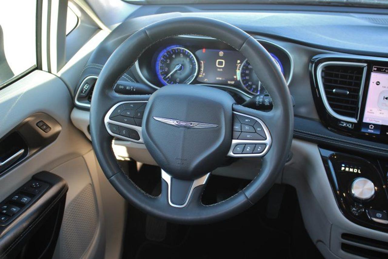 2023 Chrysler Pacifica TouringL*PWR Doors*Heated Leather*CarPlay*Rear Cam Photo