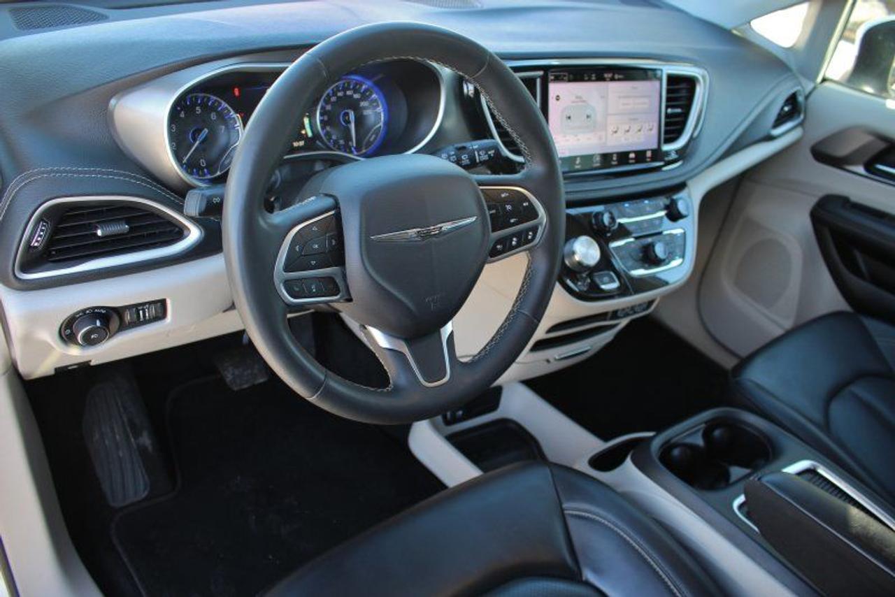 2023 Chrysler Pacifica TouringL*PWR Doors*Heated Leather*CarPlay*Rear Cam Photo