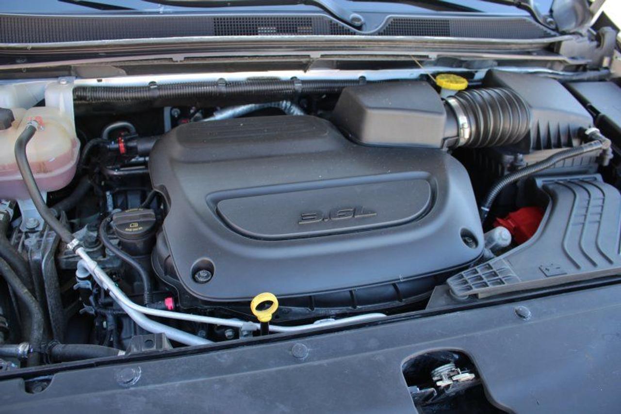 2023 Chrysler Pacifica TouringL*PWR Doors*Heated Leather*CarPlay*Rear Cam Photo