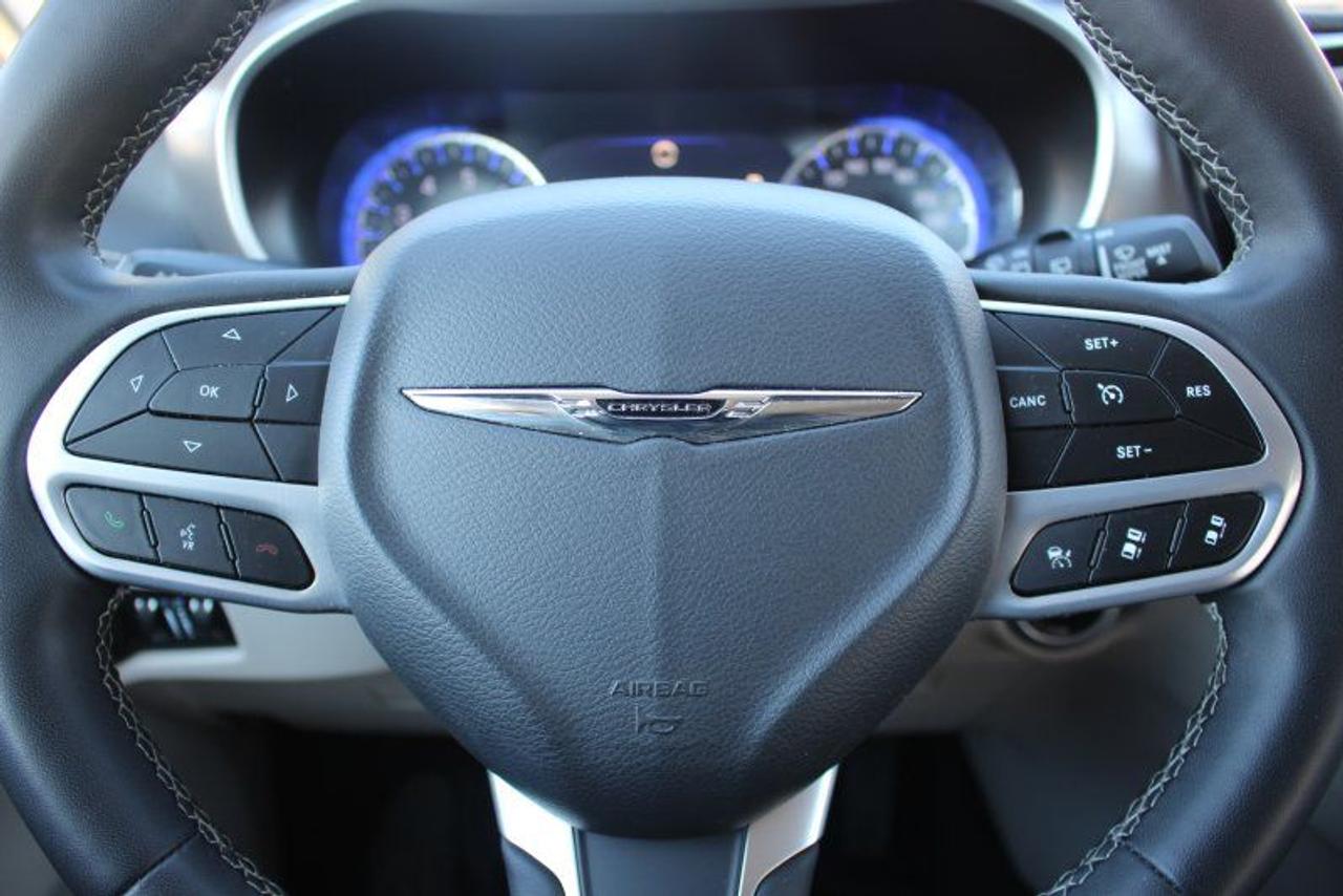 2023 Chrysler Pacifica TouringL*PWR Doors*Heated Leather*CarPlay*Rear Cam Photo