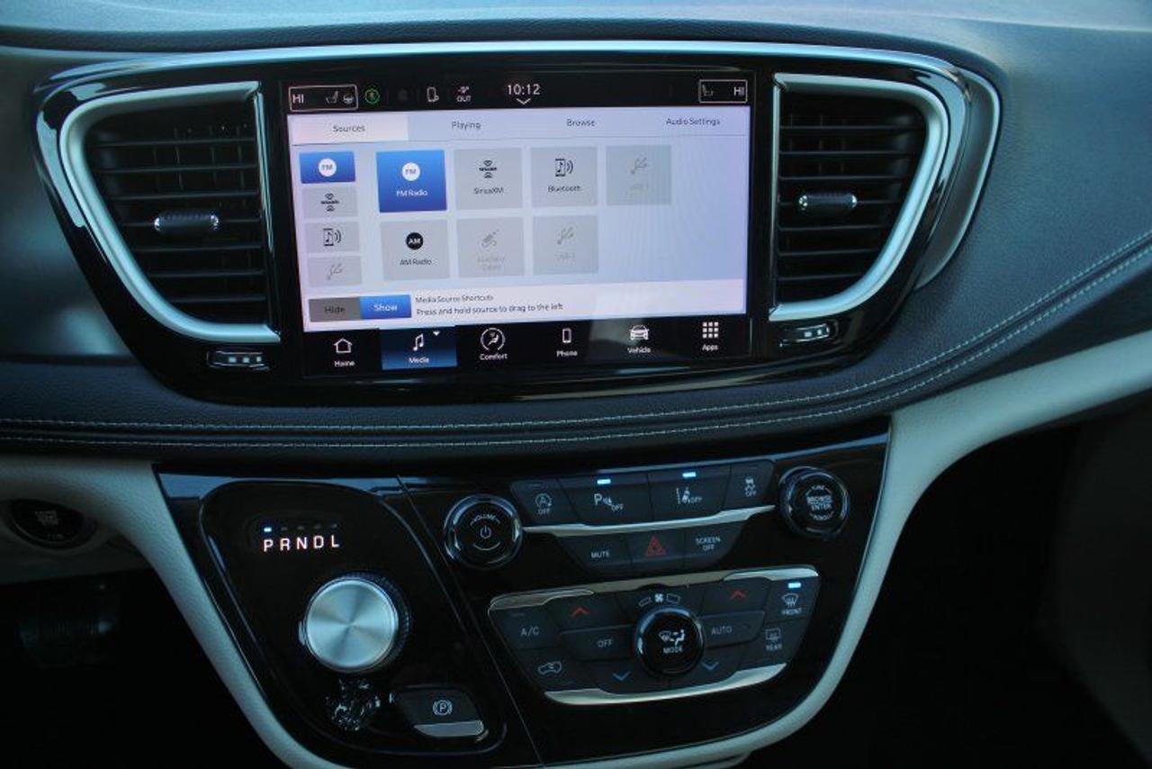 2023 Chrysler Pacifica TouringL*PWR Doors*Heated Leather*CarPlay*Rear Cam Photo