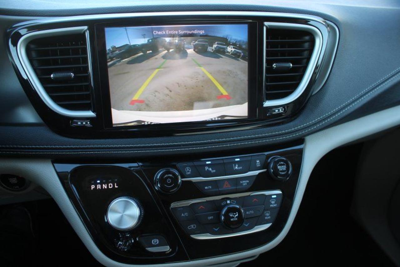 2023 Chrysler Pacifica TouringL*PWR Doors*Heated Leather*CarPlay*Rear Cam Photo