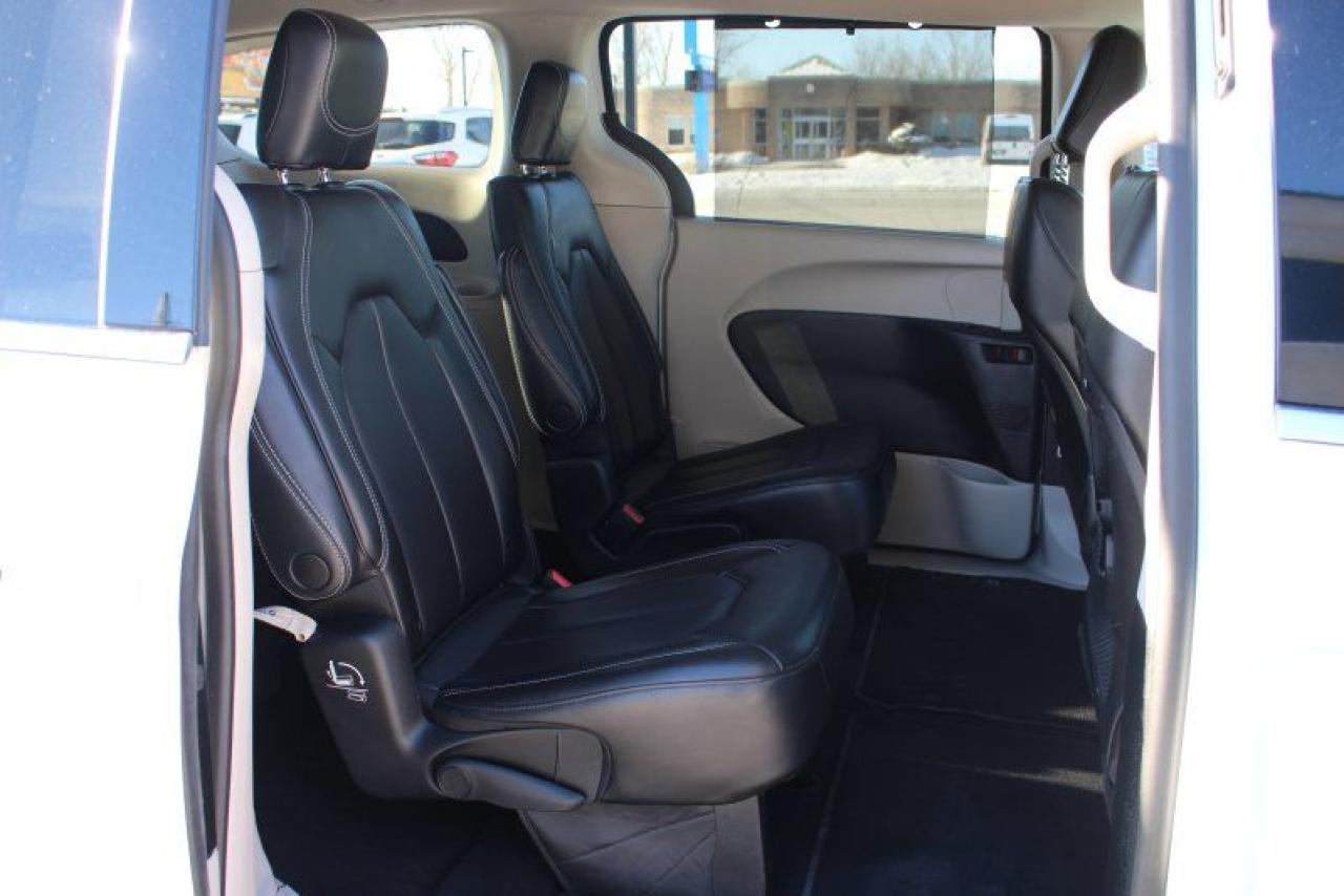 2023 Chrysler Pacifica TouringL*PWR Doors*Heated Leather*CarPlay*Rear Cam Photo