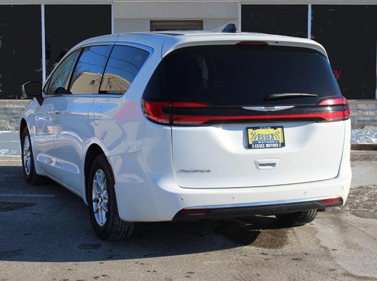 2023 Chrysler Pacifica TouringL*PWR Doors*Heated Leather*CarPlay*Rear Cam Photo