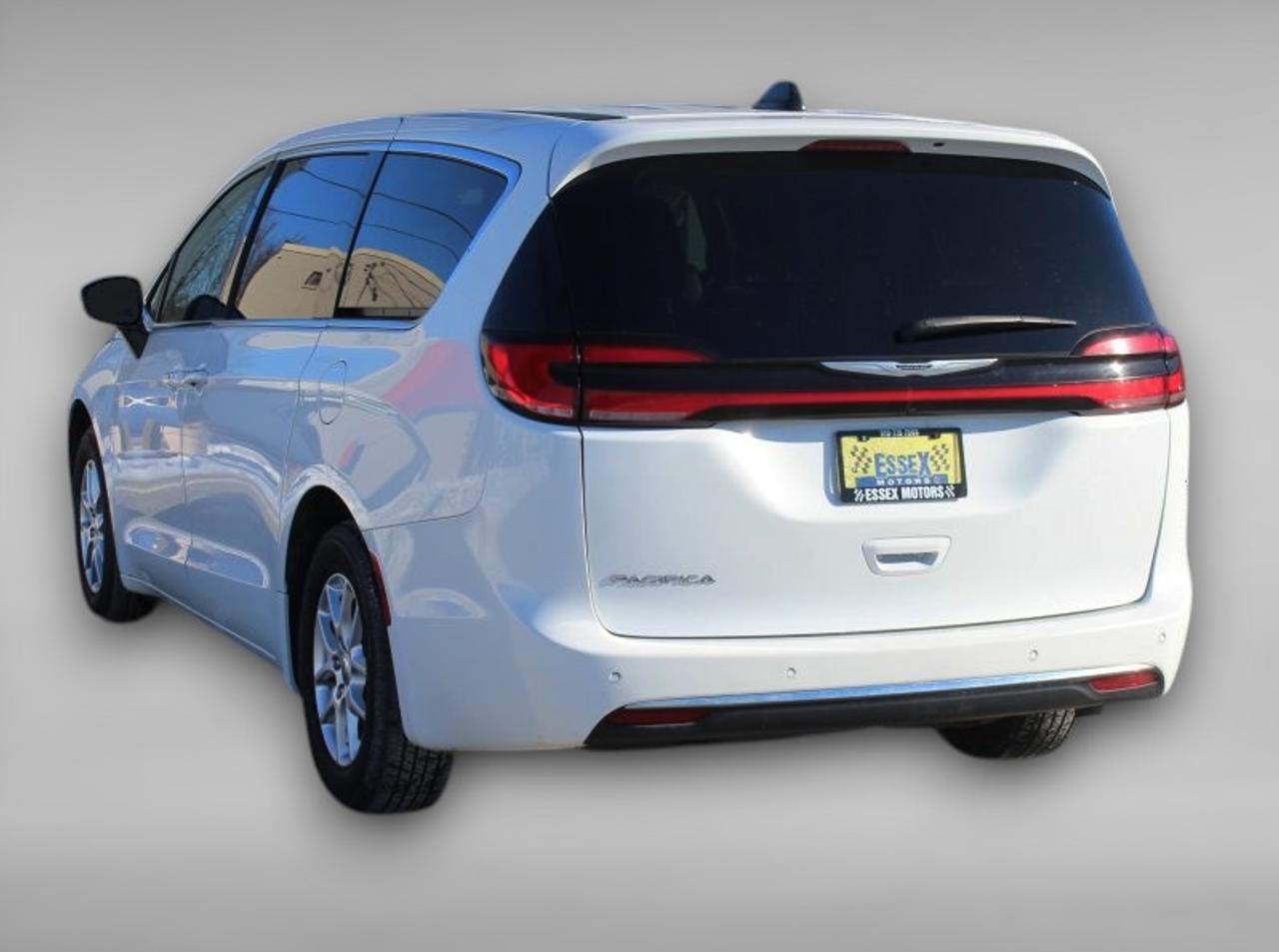 2023 Chrysler Pacifica TouringL*PWR Doors*Heated Leather*CarPlay*Rear Cam Photo