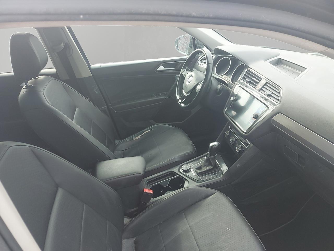 2018 Volkswagen Tiguan COMFORTLINE Photo4