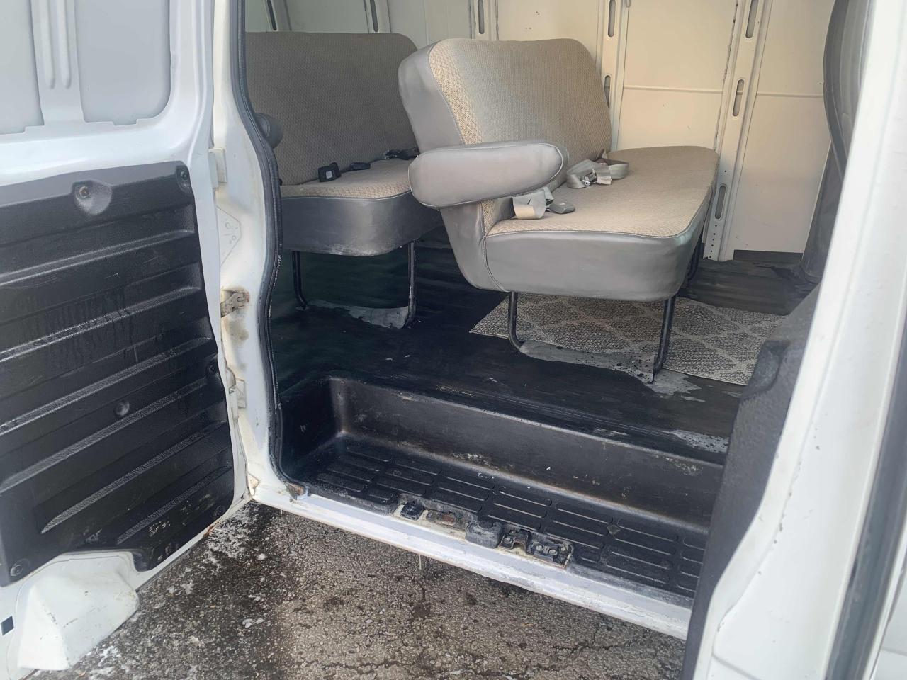 2018 GMC Savana Cargo Van 2500 155"/ v8 6.0L/ LONG WHEEL BASE / 6 PASSENGER Photo