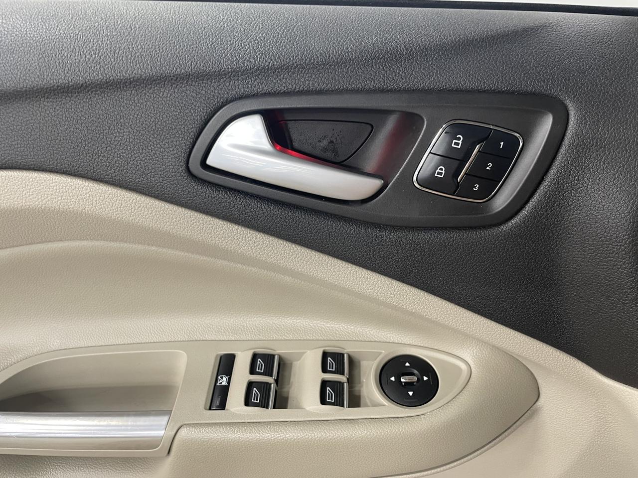 2016 Ford Escape 4WD 4DR TITANIUM Photo39