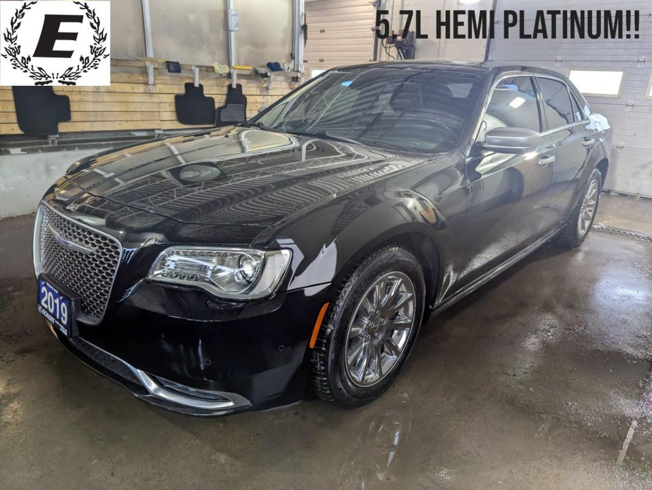 2019 Chrysler 300 300C PLATINUM WITH LEATHER/PANARAMIC SUNROOF!! Photo0