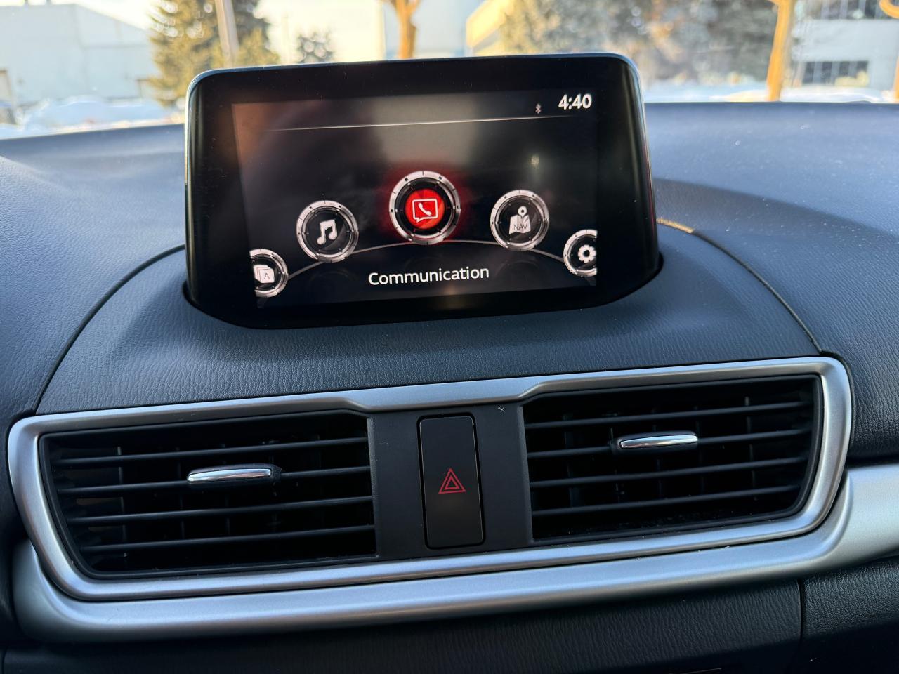 2018 Mazda MAZDA3 TOURING LOW KM's..NO ACCIDENTS.LEATHER.CERTIFIED ! Photo