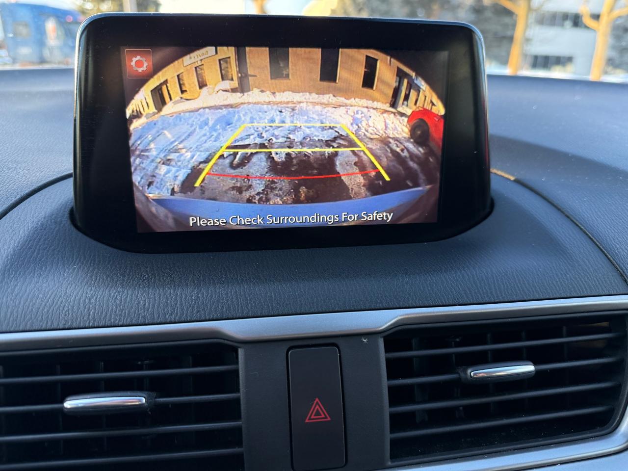 2018 Mazda MAZDA3 TOURING LOW KM's..NO ACCIDENTS.LEATHER.CERTIFIED ! Photo