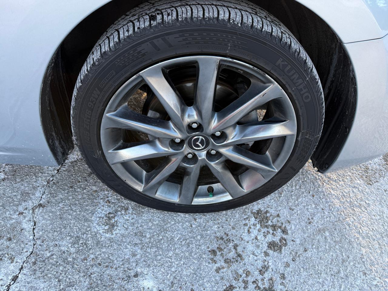 2018 Mazda MAZDA3 TOURING LOW KM's..NO ACCIDENTS.LEATHER.CERTIFIED ! Photo