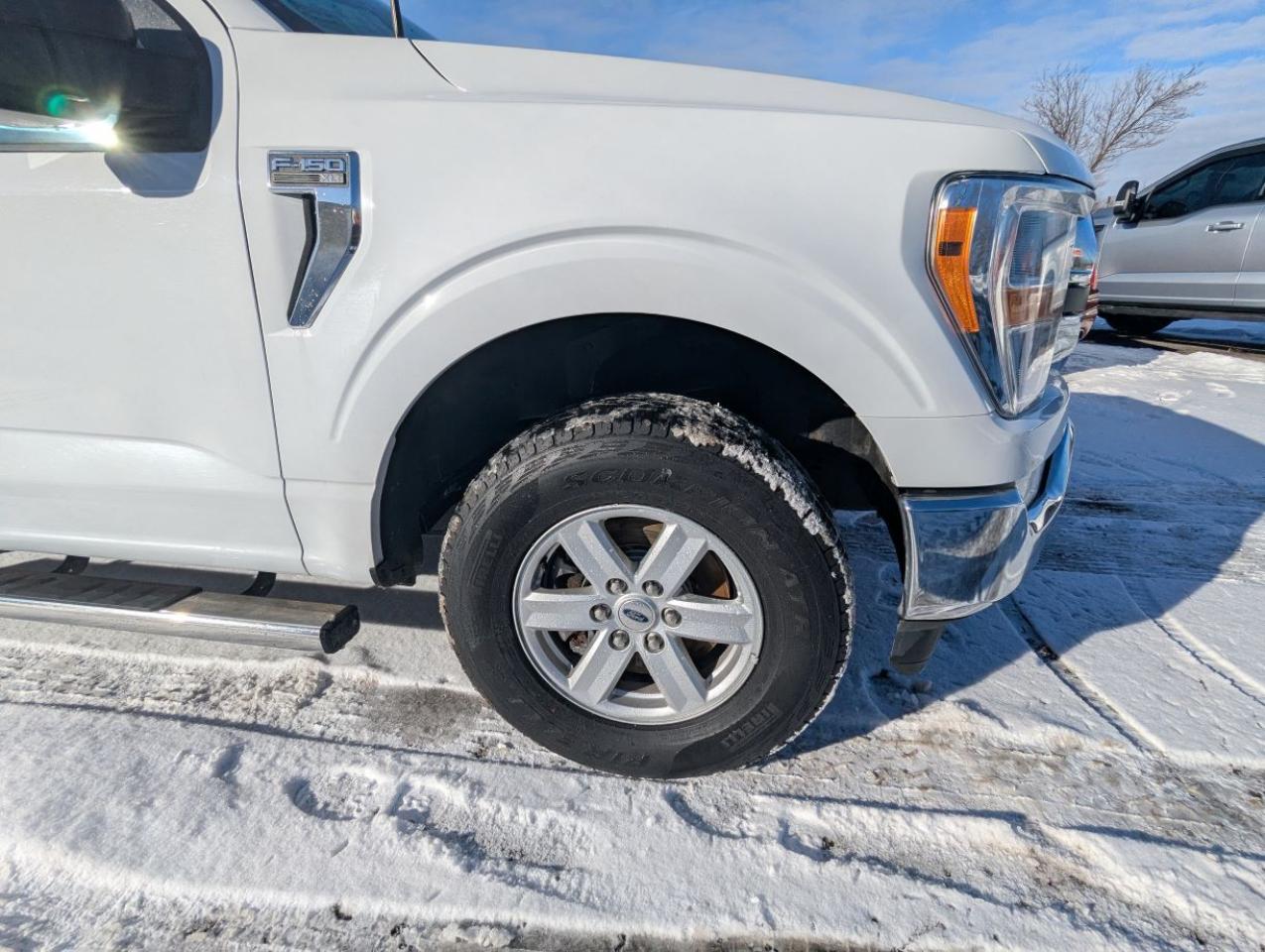 2022 Ford F-150 XLT WITH WIFI HOTSPOT!! Photo2