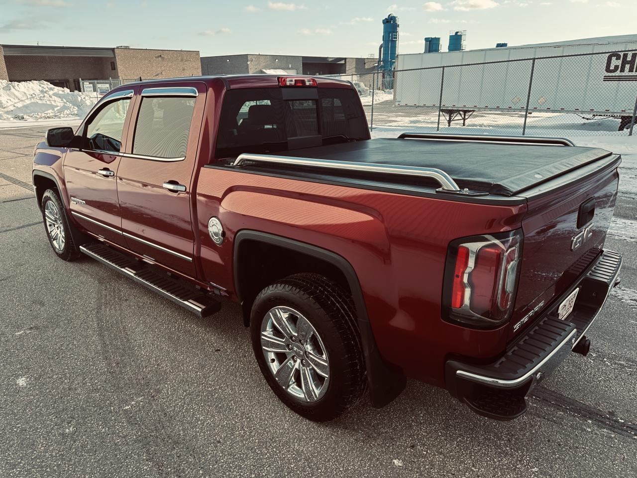 2018 GMC Sierra 1500 Crew Cab SLT  4WD Premium Paint -Loaded Photo