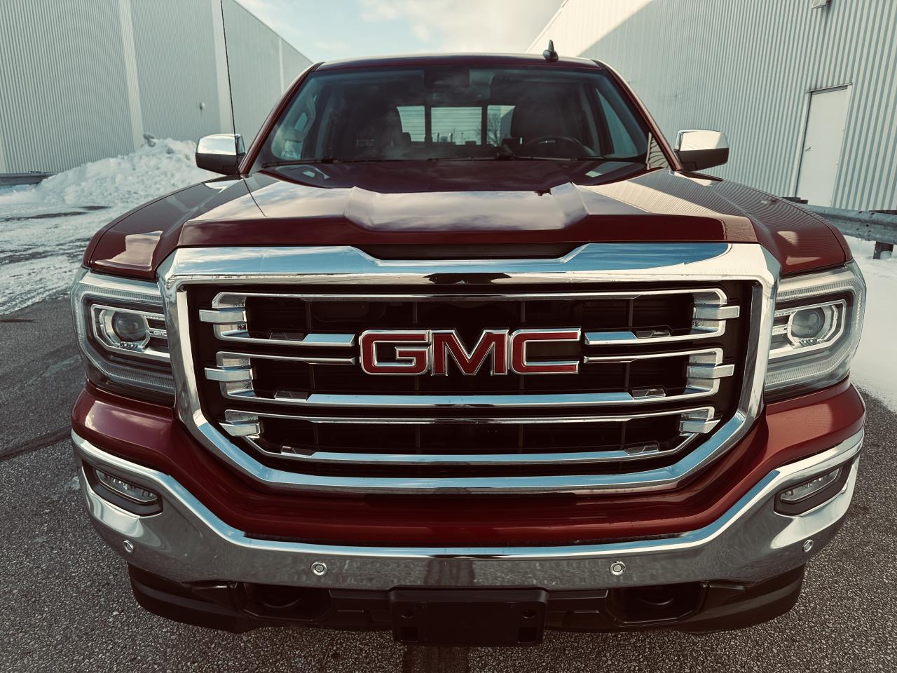 2018 GMC Sierra 1500 Crew Cab SLT  4WD Premium Paint -Loaded Photo3