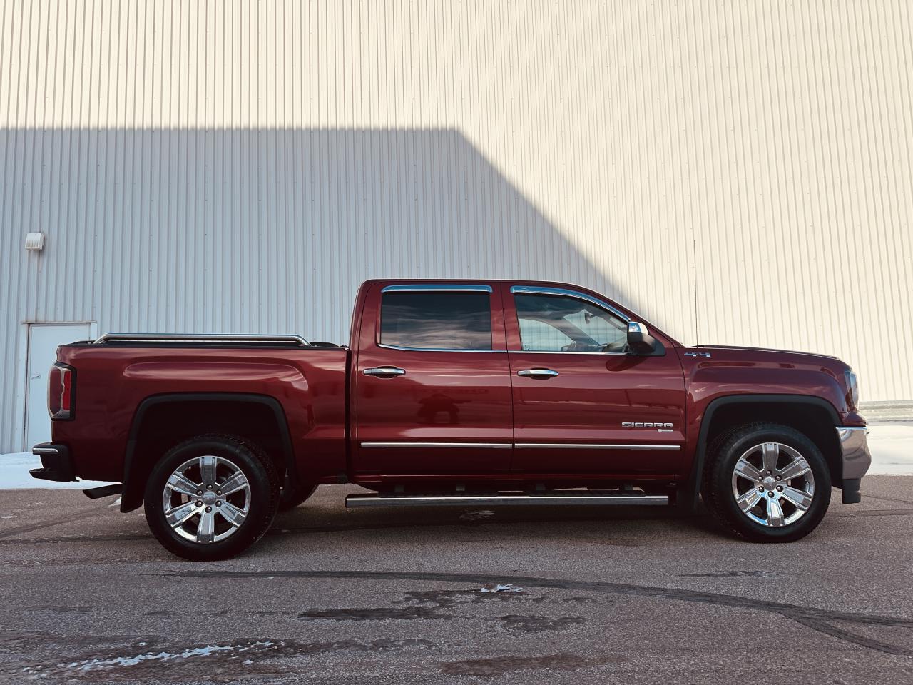 2018 GMC Sierra 1500 Crew Cab SLT  4WD Premium Paint -Loaded Photo