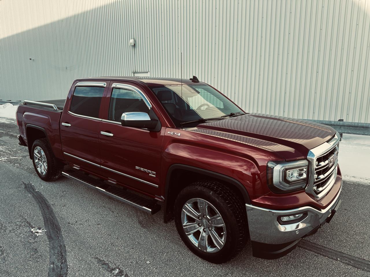 2018 GMC Sierra 1500 Crew Cab SLT  4WD Premium Paint -Loaded Photo