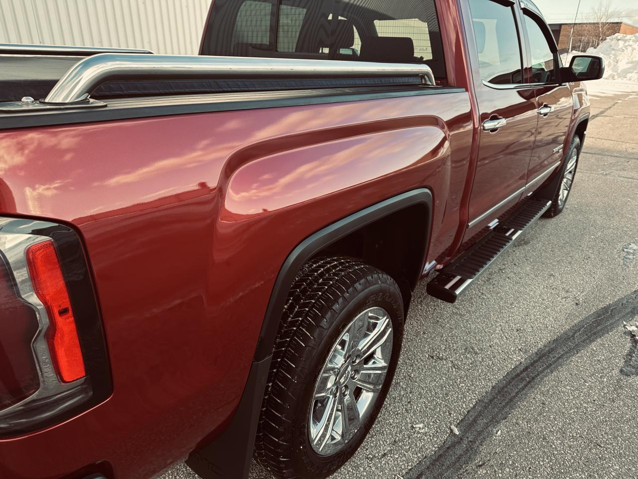 2018 GMC Sierra 1500 Crew Cab SLT  4WD Premium Paint -Loaded Photo