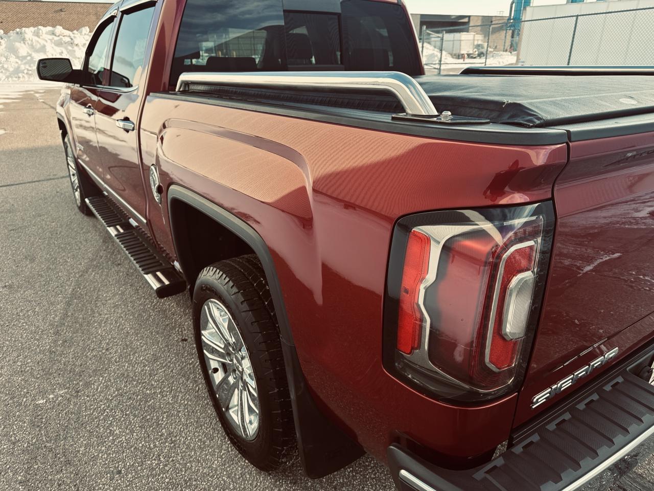 2018 GMC Sierra 1500 Crew Cab SLT  4WD Premium Paint -Loaded Photo