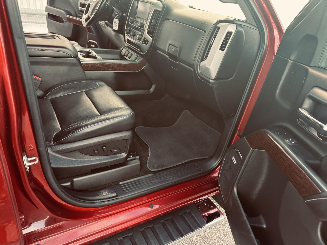 2018 GMC Sierra 1500 Crew Cab SLT  4WD Premium Paint -Loaded Photo