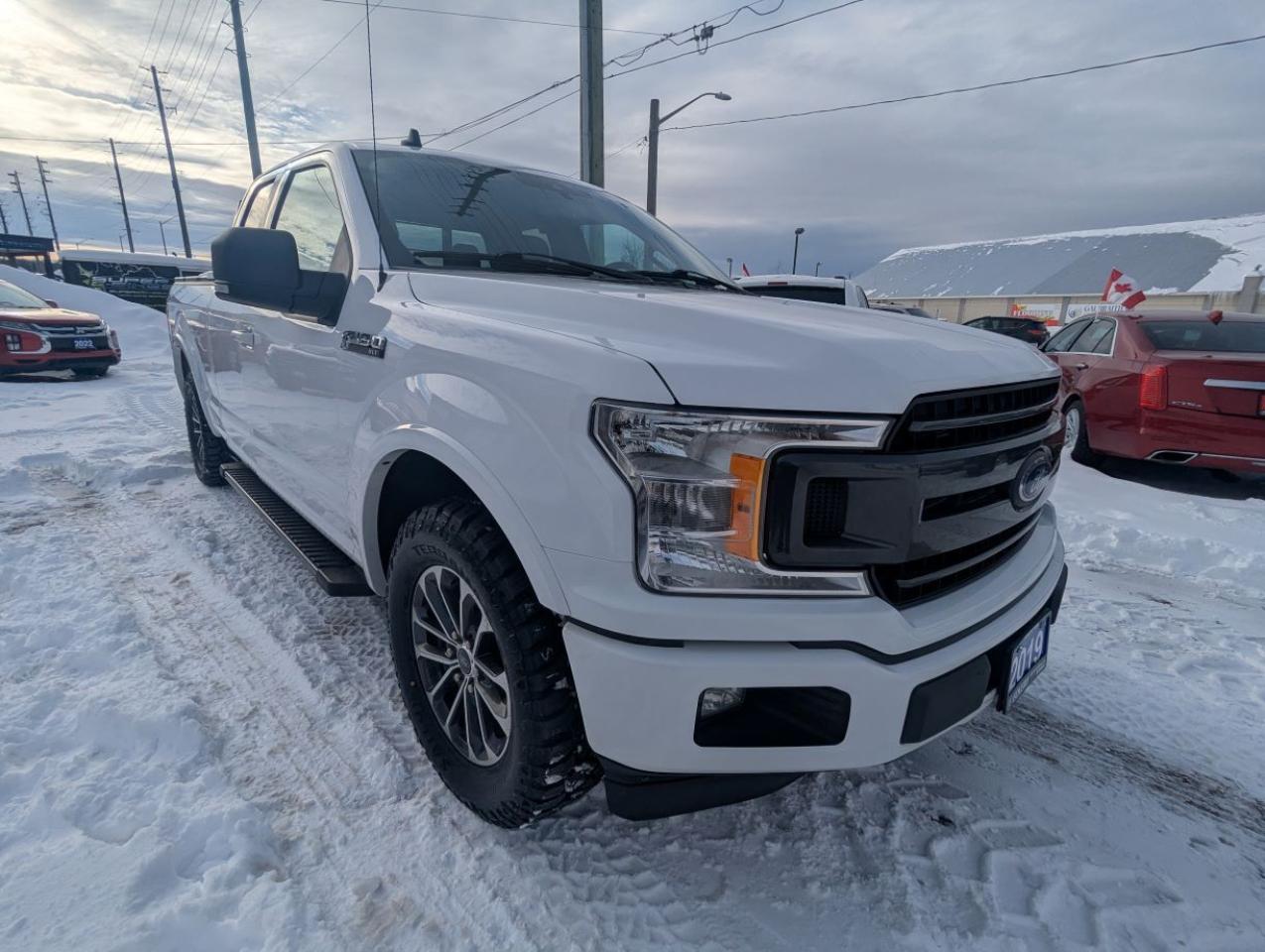 2019 Ford F-150 XLT WITH BACK RACK & HARD TONNEAU COVER!! Photo1