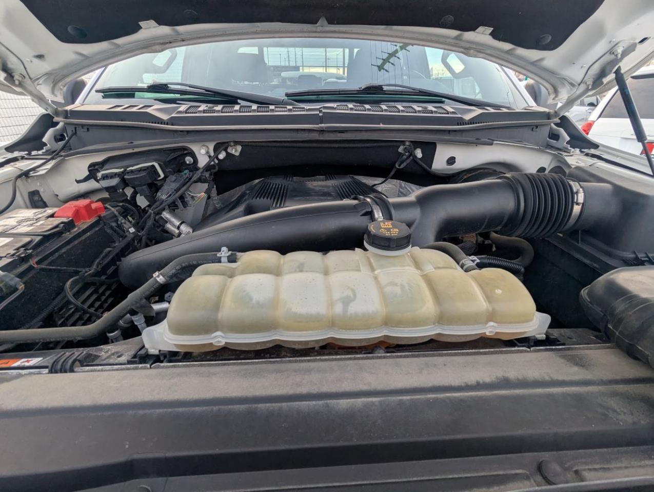 2019 Ford F-150 XLT WITH BACK RACK & HARD TONNEAU COVER!! Photo