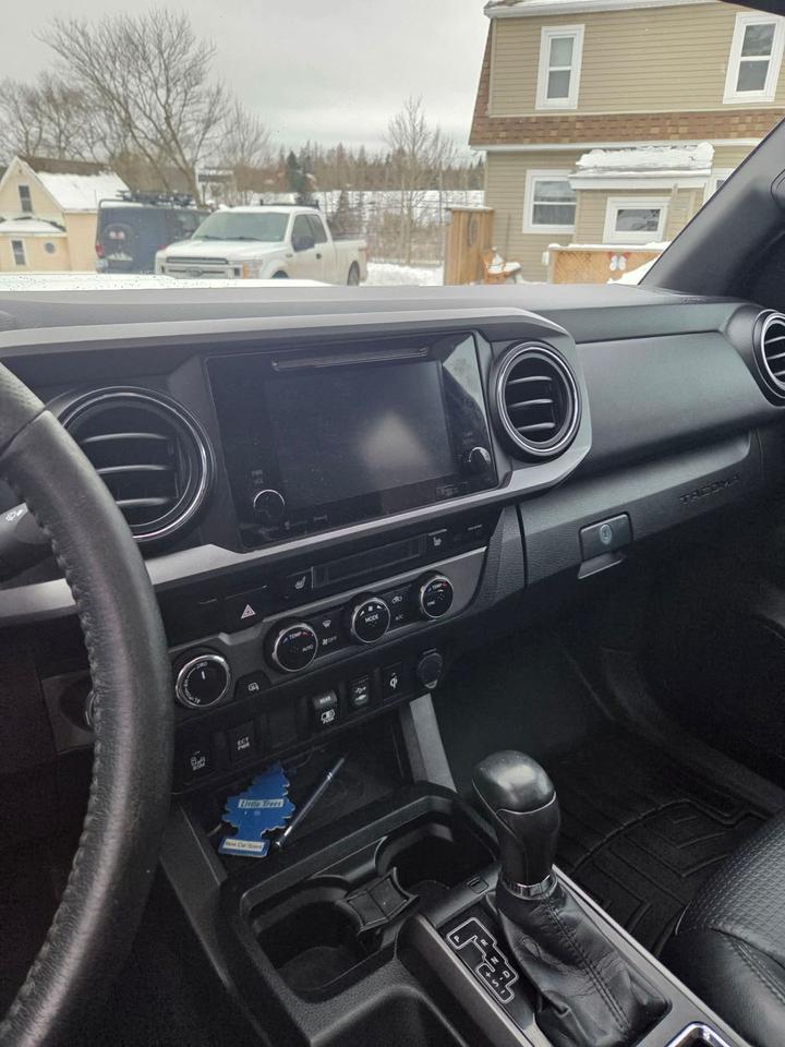 2018 Toyota Tacoma SR5 - Photo #8