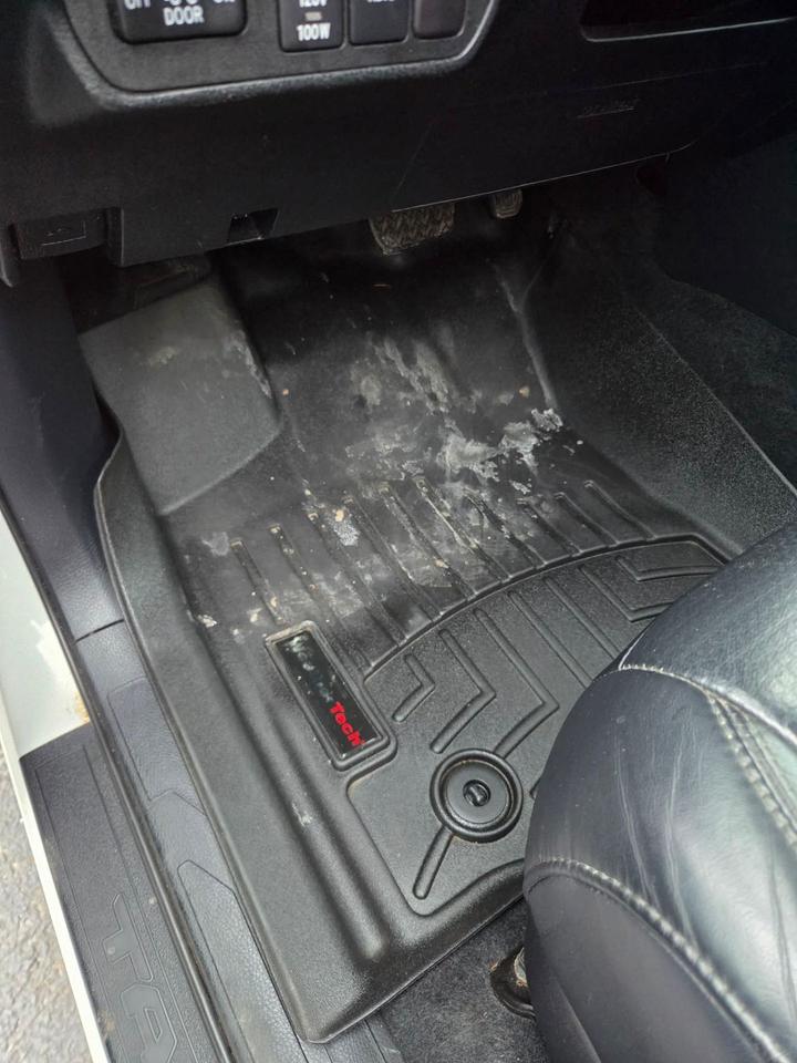 2018 Toyota Tacoma SR5 - Photo #9