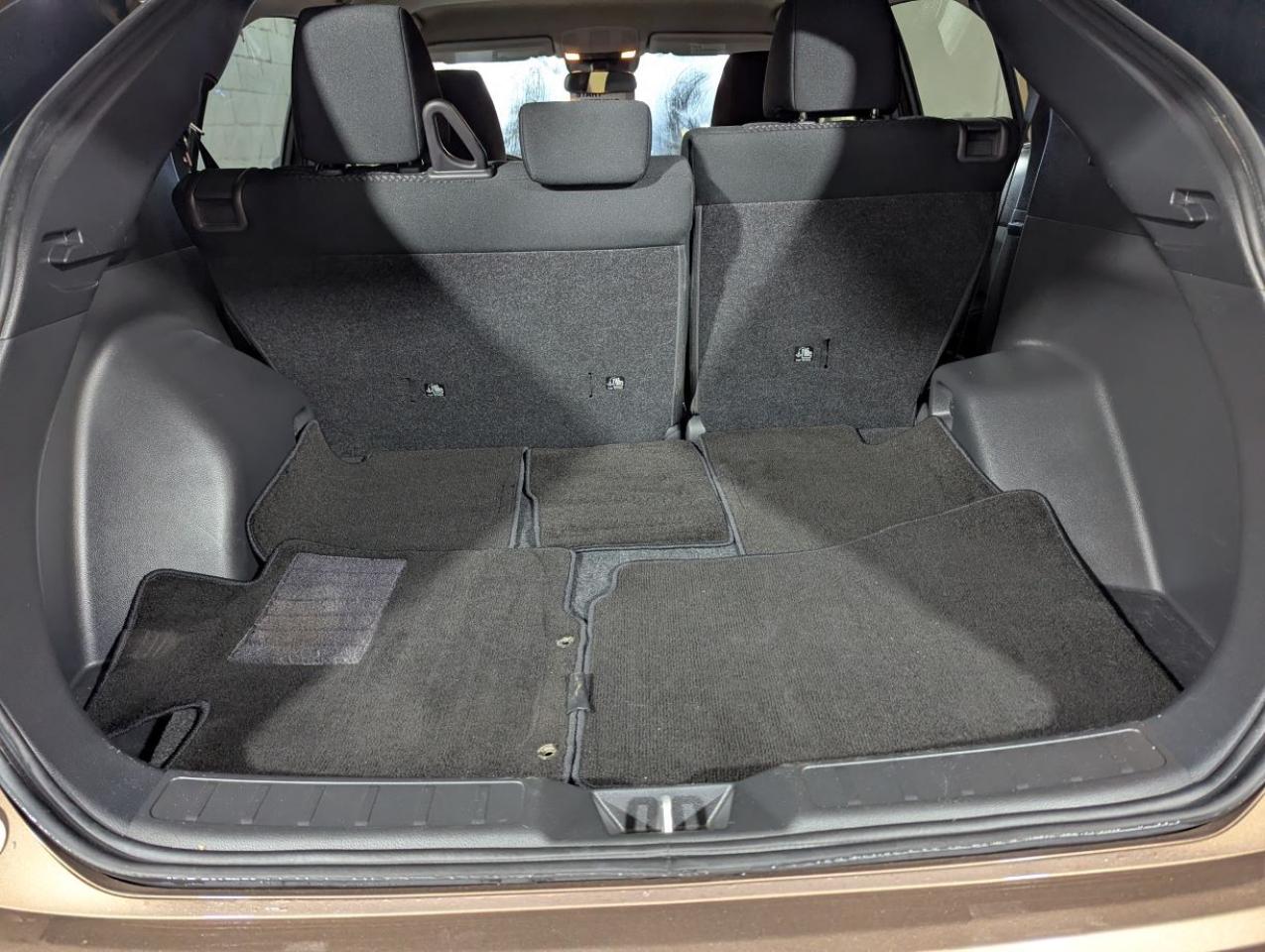 2022 Mitsubishi Eclipse Cross ES S-AWC WITH HD RADIO!! Photo