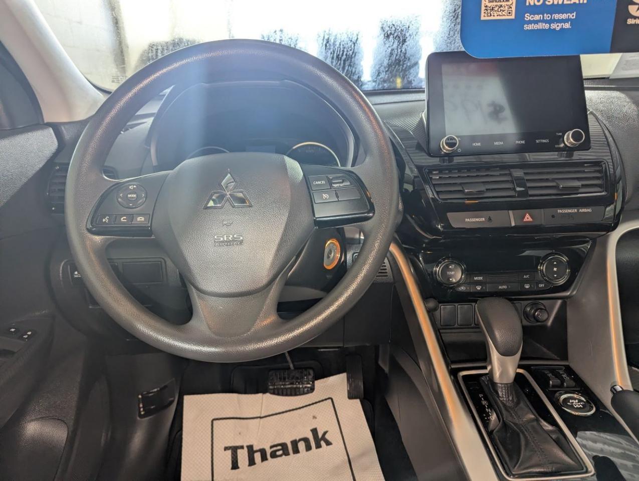 2022 Mitsubishi Eclipse Cross ES S-AWC WITH HD RADIO!! Photo