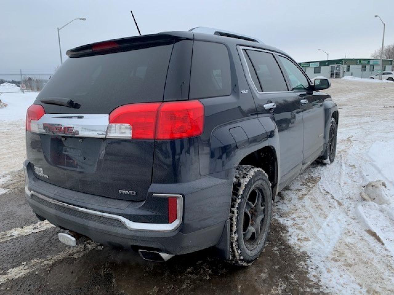 2017 GMC Terrain SLT Photo3