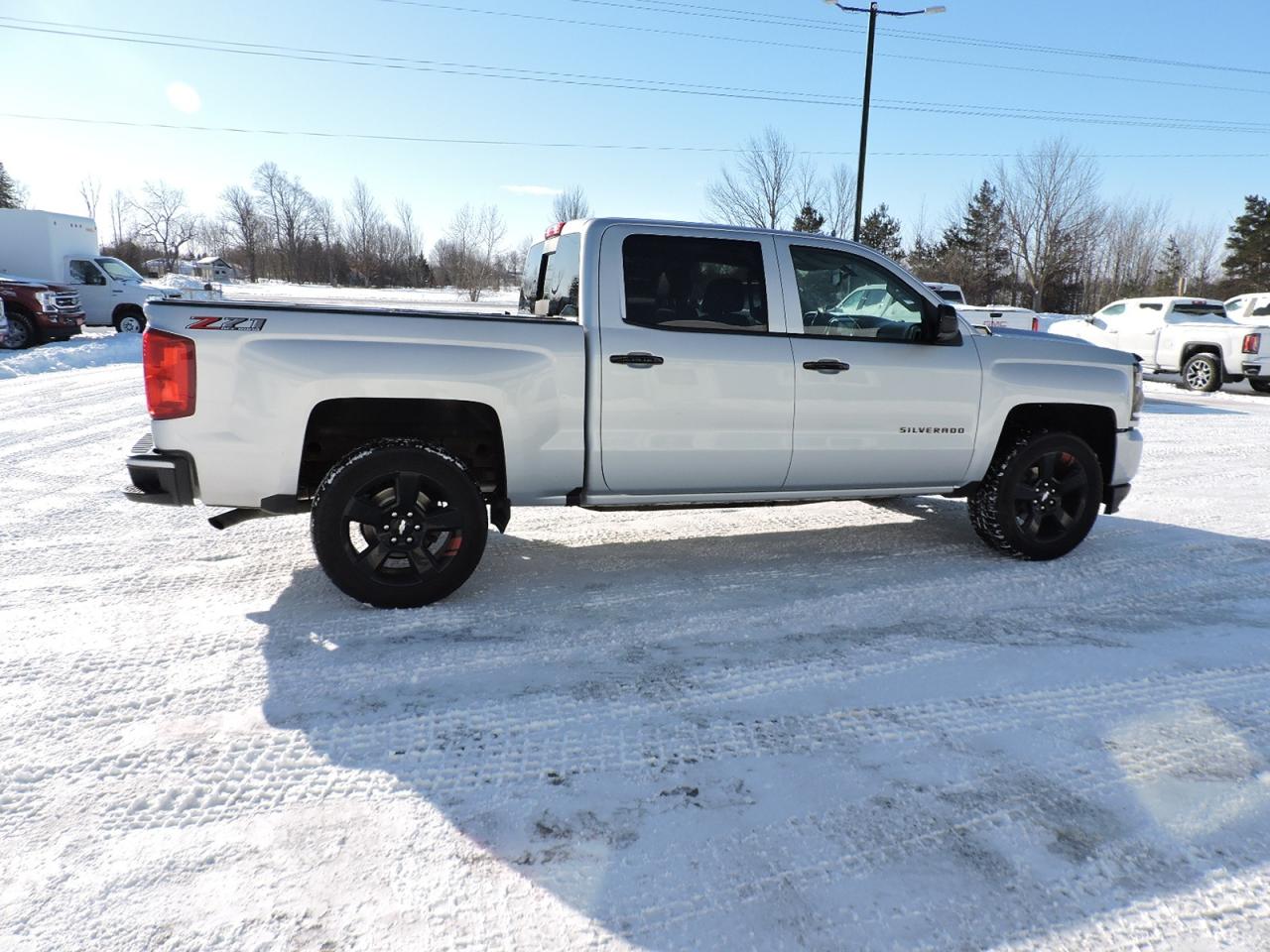 2018 Chevrolet Silverado 1500 LTZ 5.3L 4X4 Z71 New Brakes Leather  155000 KMS Photo4