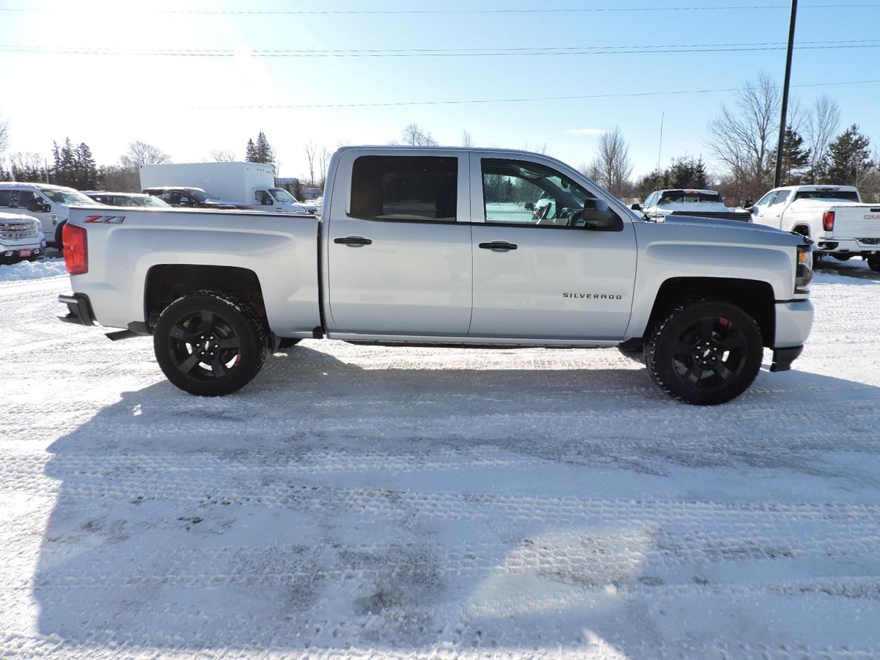 2018 Chevrolet Silverado 1500 LTZ 5.3L 4X4 Z71 New Brakes Leather  155000 KMS Photo3