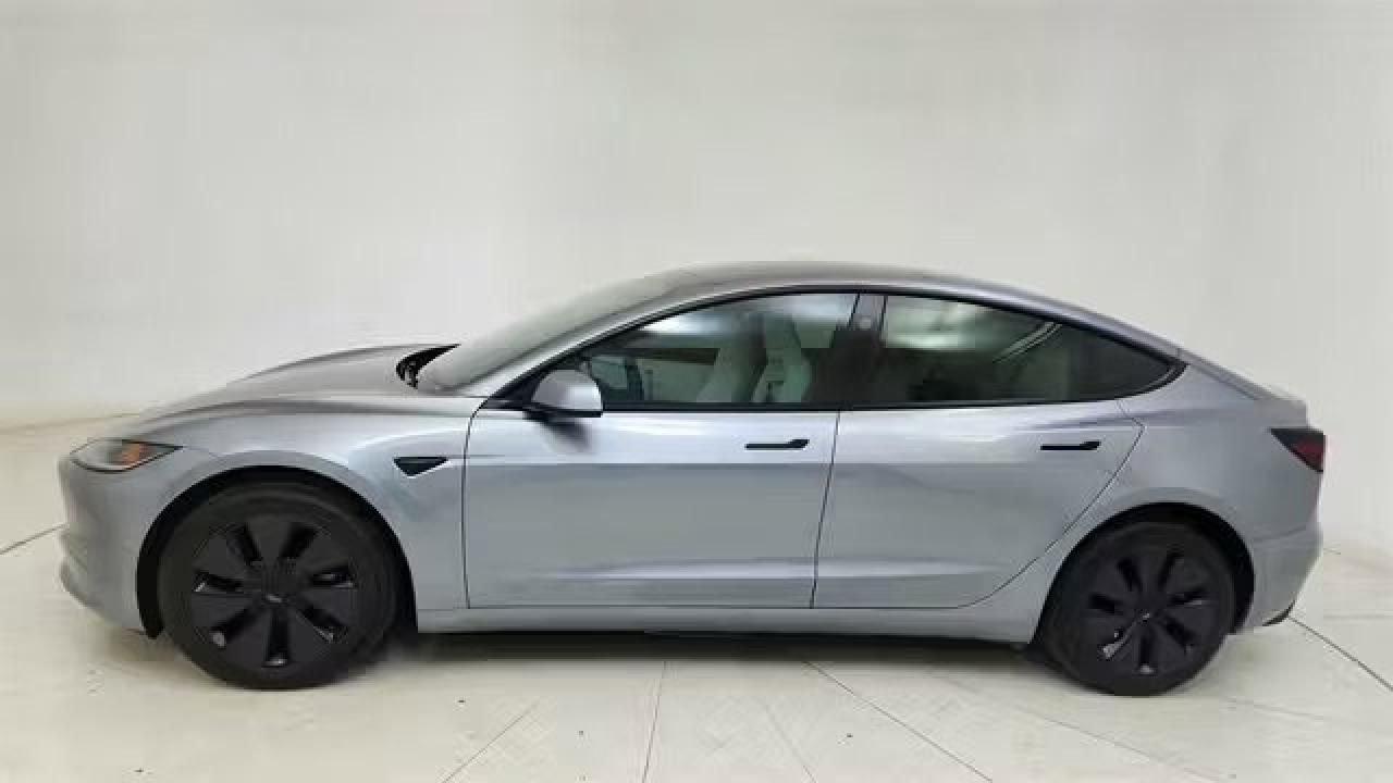 2024 Tesla Model 3  Photo2