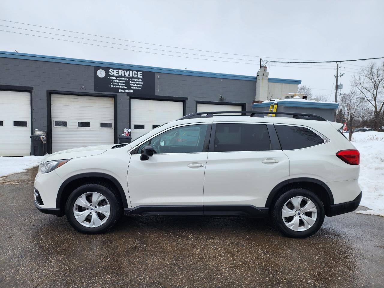 2021 Subaru ASCENT Convenience l AWD | 3-Row SUV l Clean Carfax Photo3