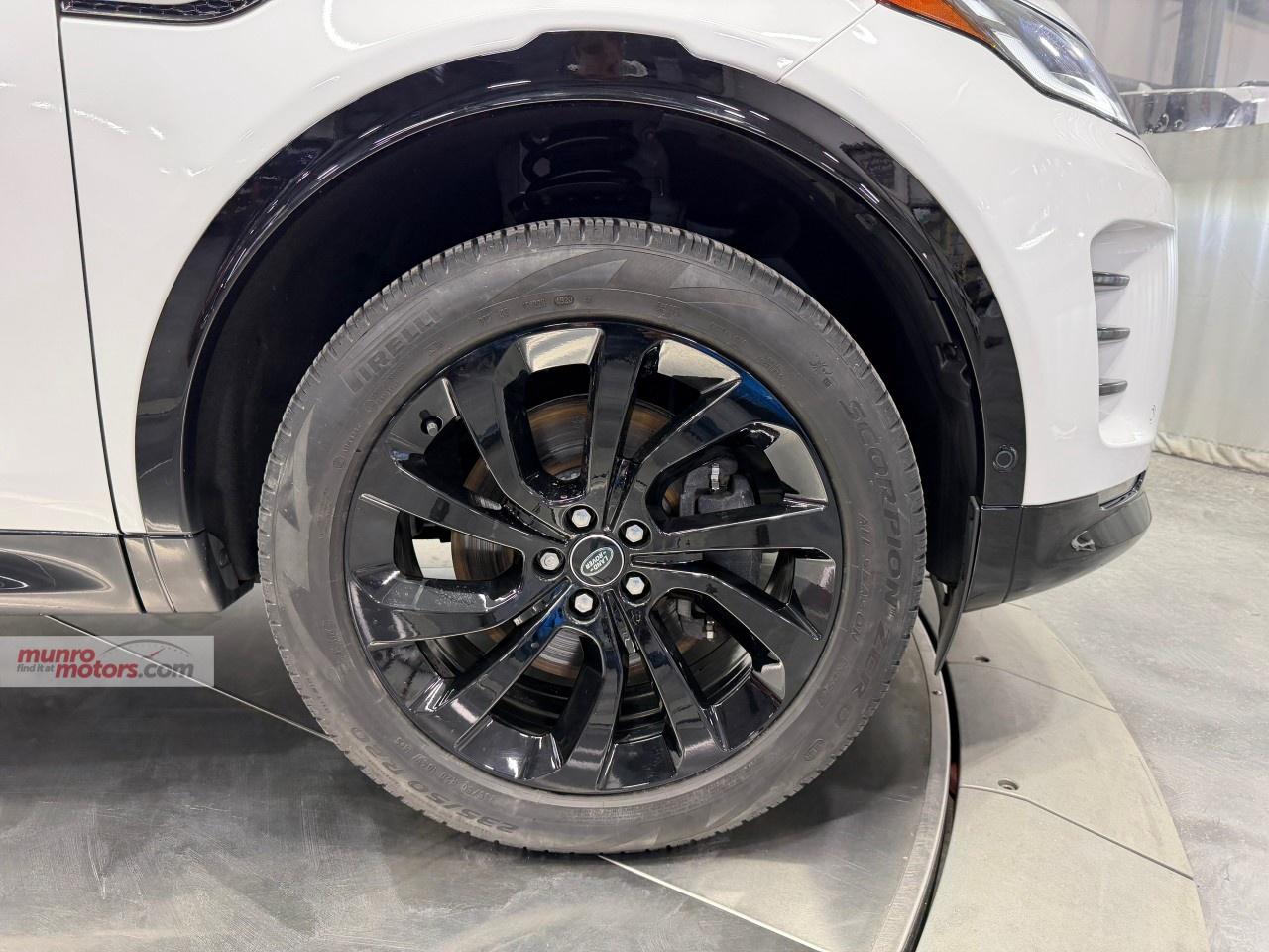 2024 Land Rover Discovery Sport Dynamic HSE 4WD Photo