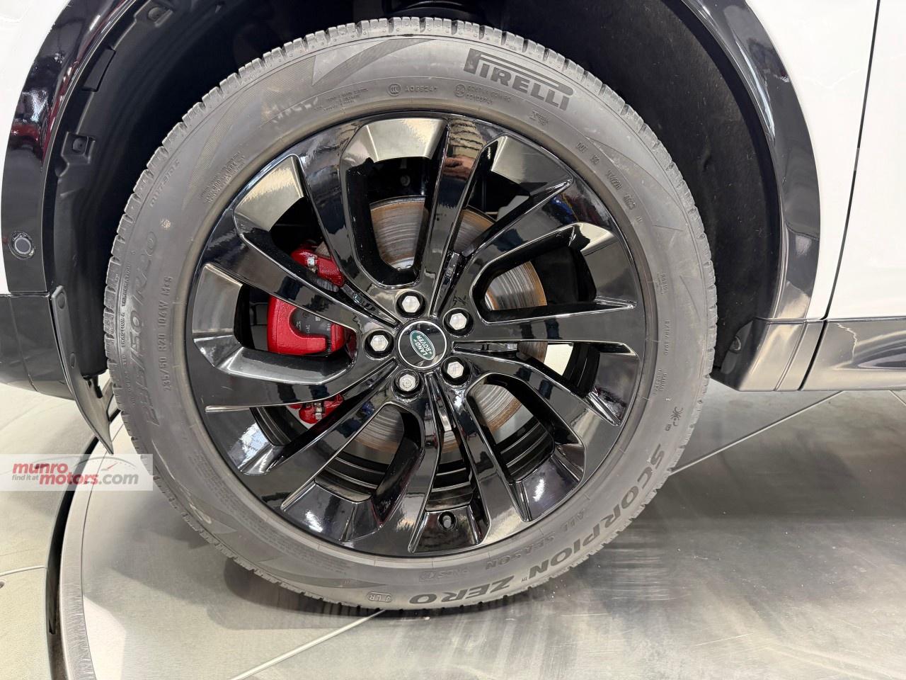 2024 Land Rover Discovery Sport Dynamic HSE 4WD Photo