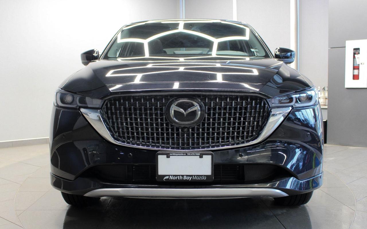 2025 Mazda CX-5 Signature NAPPA LEATHER SEATS - BOSE AUDIO - HEADS UP DISPLAY - 360° CAMERA Photo