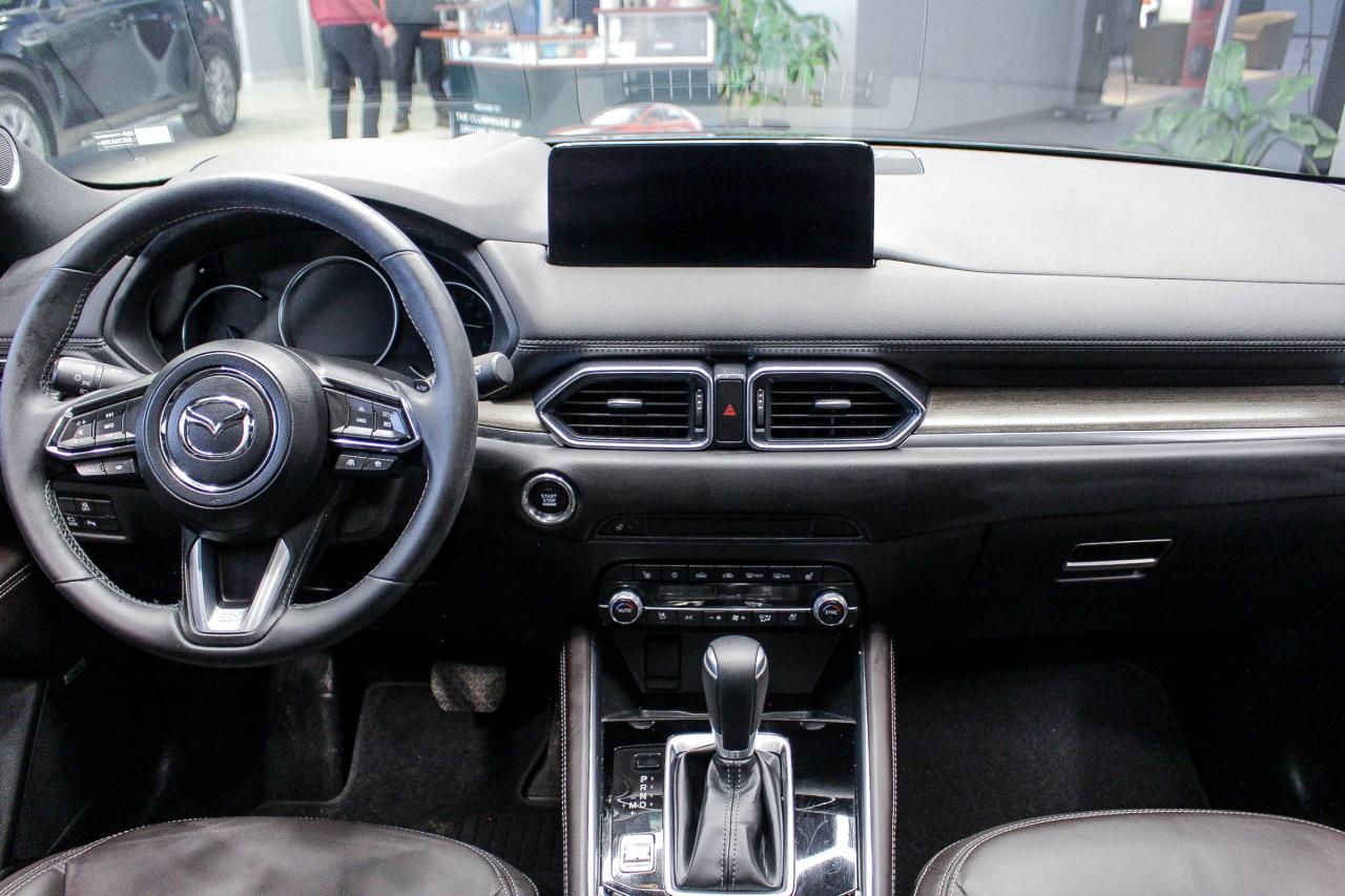 2025 Mazda CX-5 Signature NAPPA LEATHER SEATS - BOSE AUDIO - HEADS UP DISPLAY - 360° CAMERA Photo