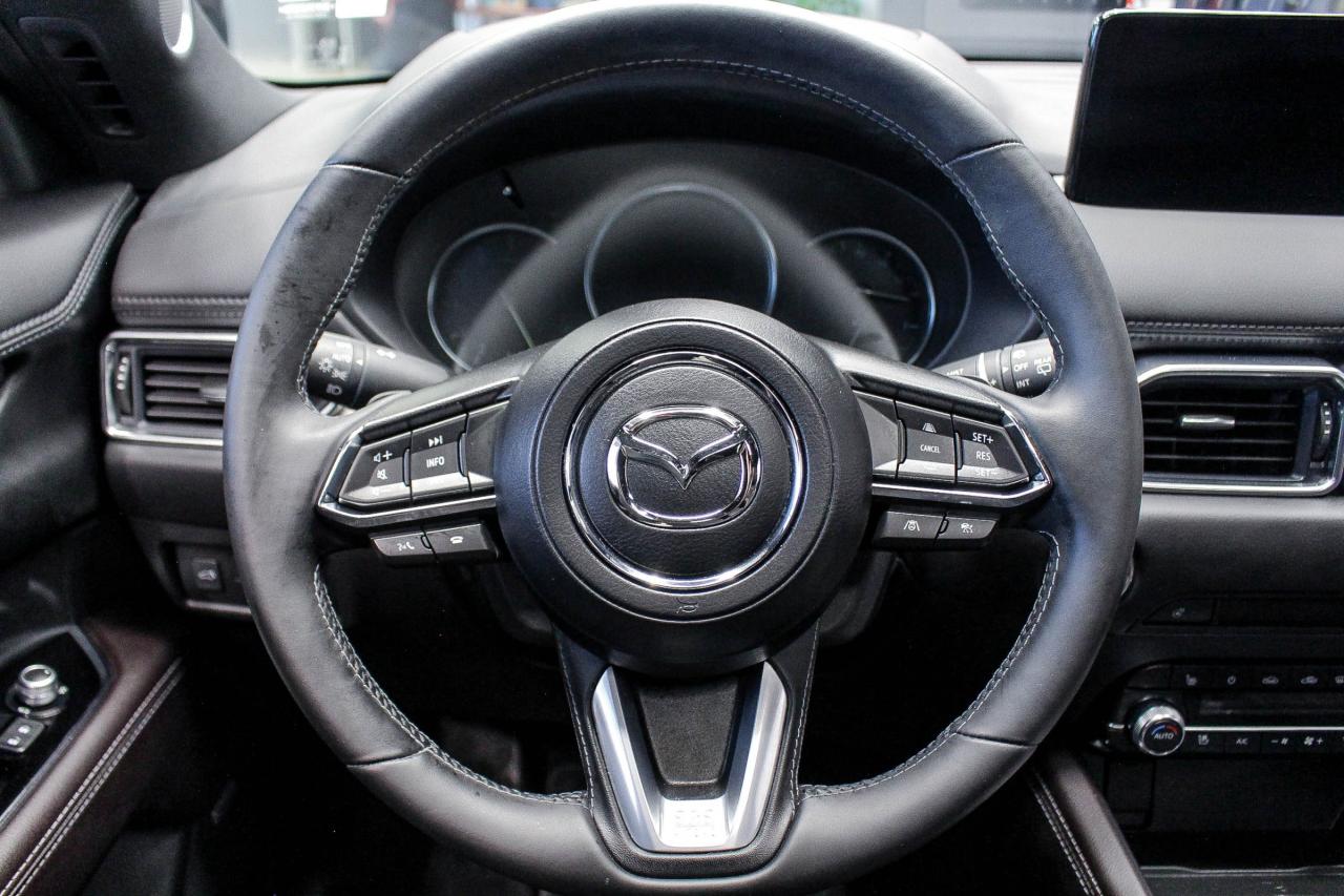 2025 Mazda CX-5 Signature NAPPA LEATHER SEATS - BOSE AUDIO - HEADS UP DISPLAY - 360° CAMERA Photo