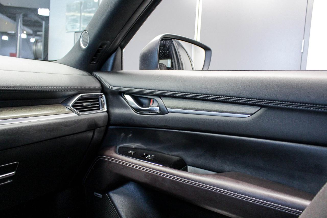 2025 Mazda CX-5 Signature NAPPA LEATHER SEATS - BOSE AUDIO - HEADS UP DISPLAY - 360° CAMERA Photo